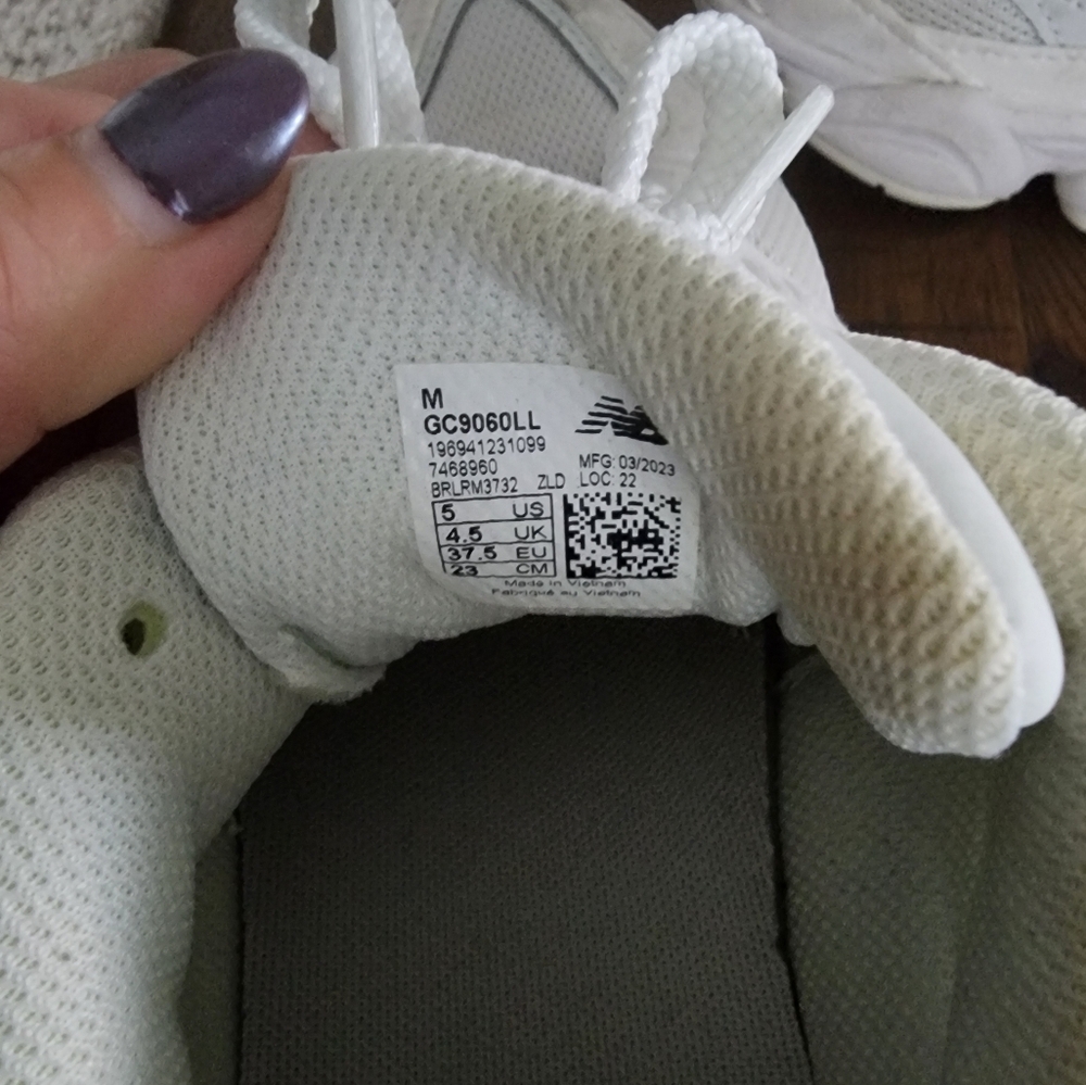 Womens new balance kicks